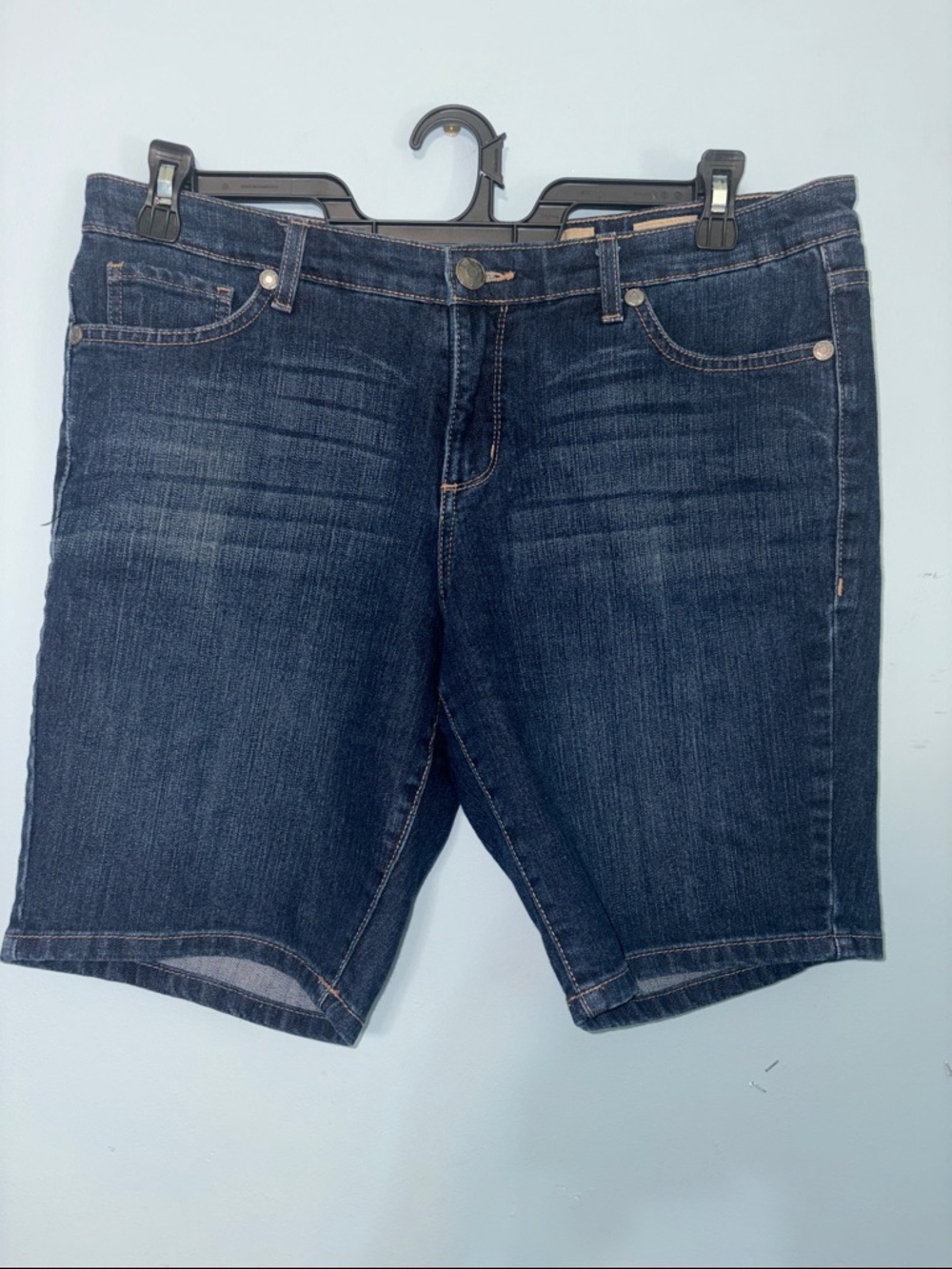 Nine West size 10 Vintage America Dark Indigo Modest Mid Rise Bermuda Shorts